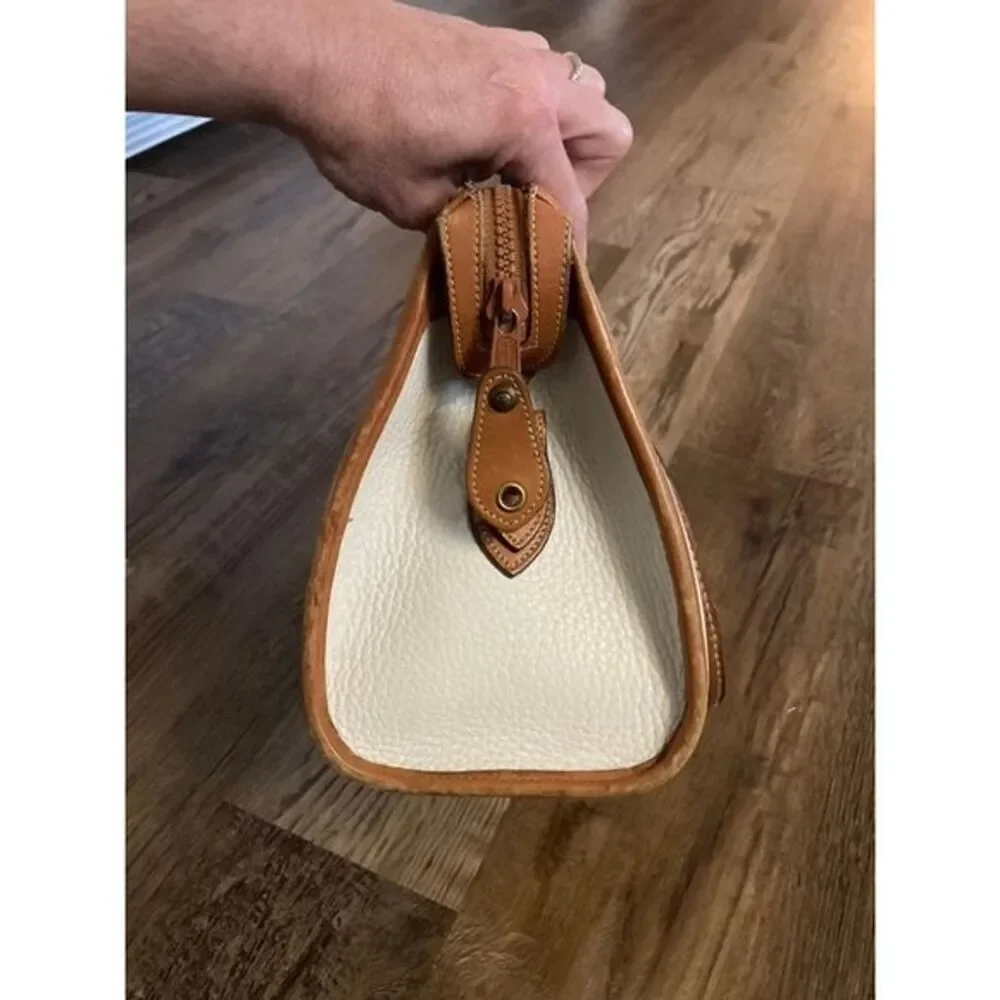 Dooney Bourke Vintage All Weather Off White Leather Purse Satchel Hand Bag